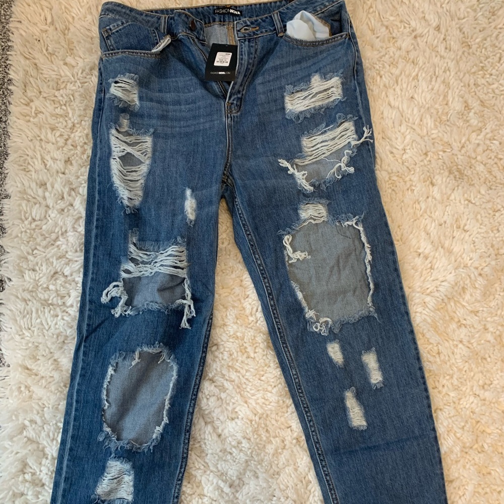 Fashion nova mom jeans
